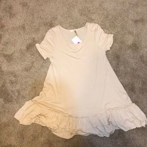 Easel short sleeve top